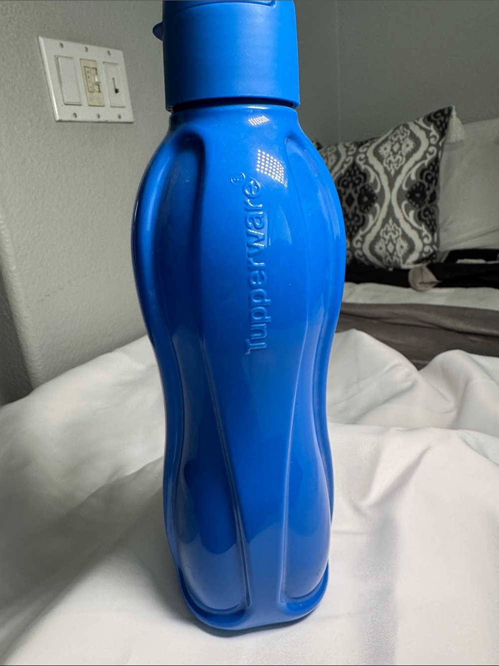 Tupperware Blue 1 liter Curved plastic reusable travel Water Bottle